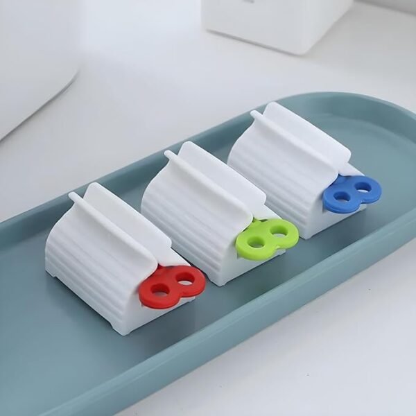 1743076002733-6